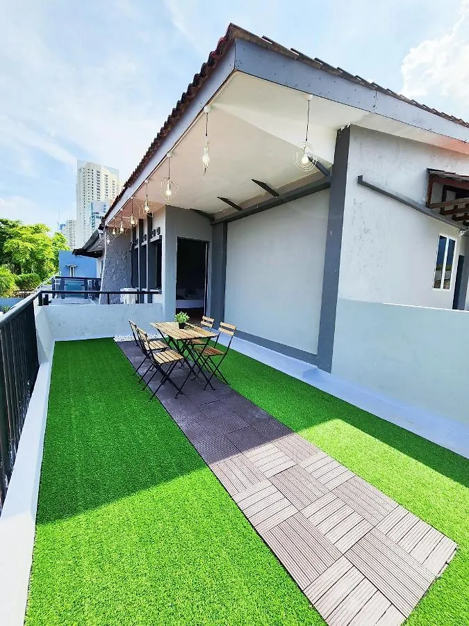 Gurney Coast Guest House By Sky Hive George Town Malaysia