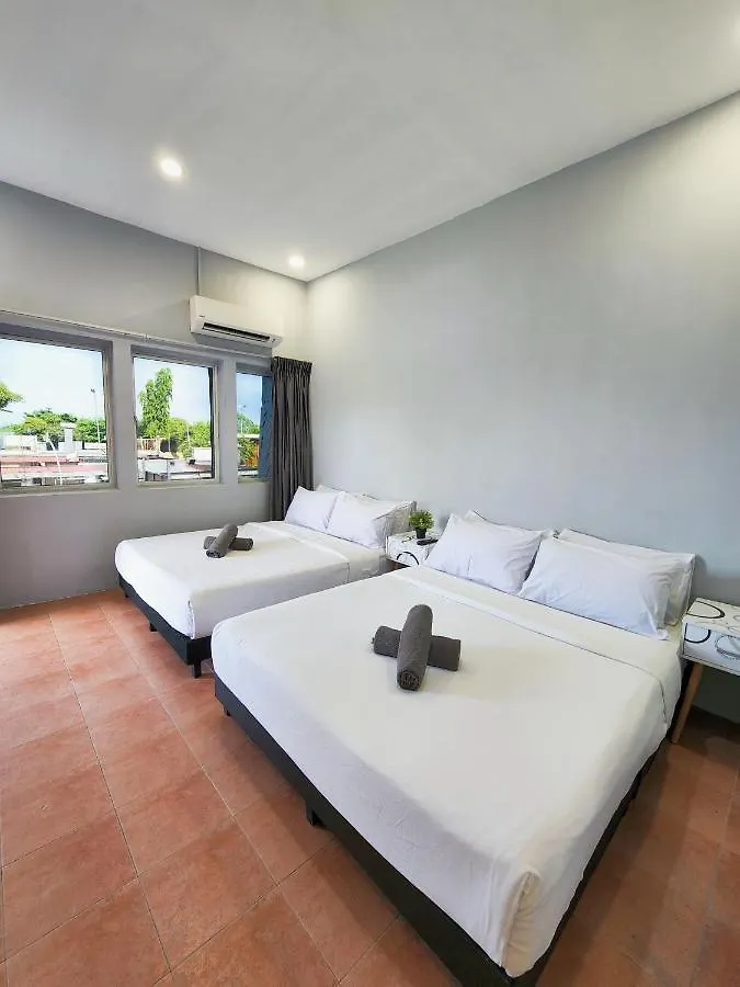 Gurney Coast Guest House By Sky Hive George Town